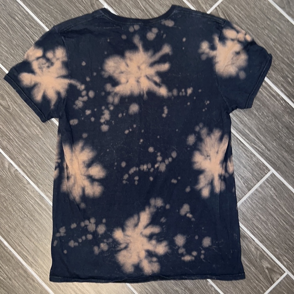 AC⚡️DC Distressed Band Tee M - Picture 2 of 3